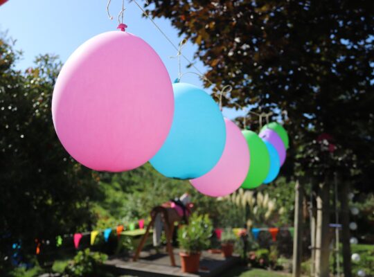 Ballons im Garten