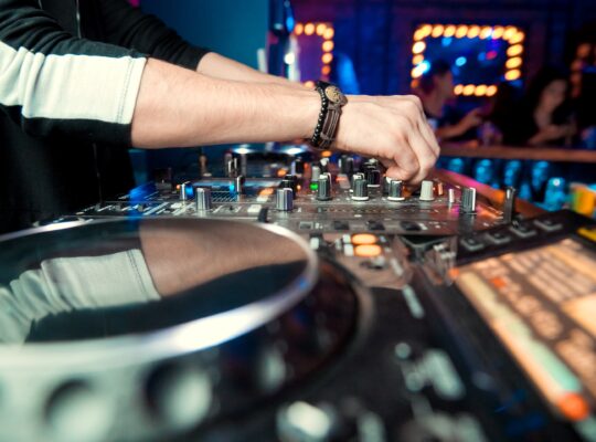 Hochzeits DJ Berlin: DJ Buchen